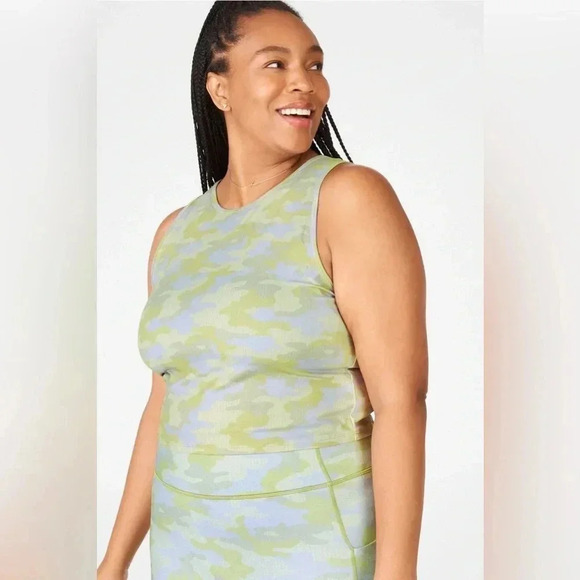 Fabletics Tops - NWT Fabletics• Ressler Crop Tank size 4X